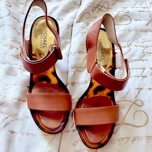 Michael Kors Sandals w (Velcro) straps size 8